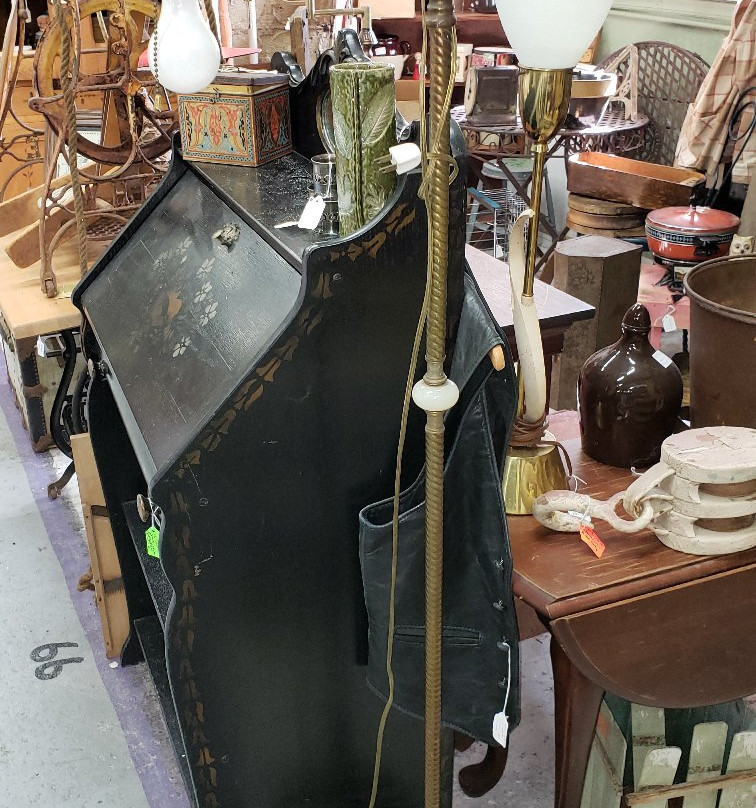 Livingston Antique Outlet-Howell必去景点