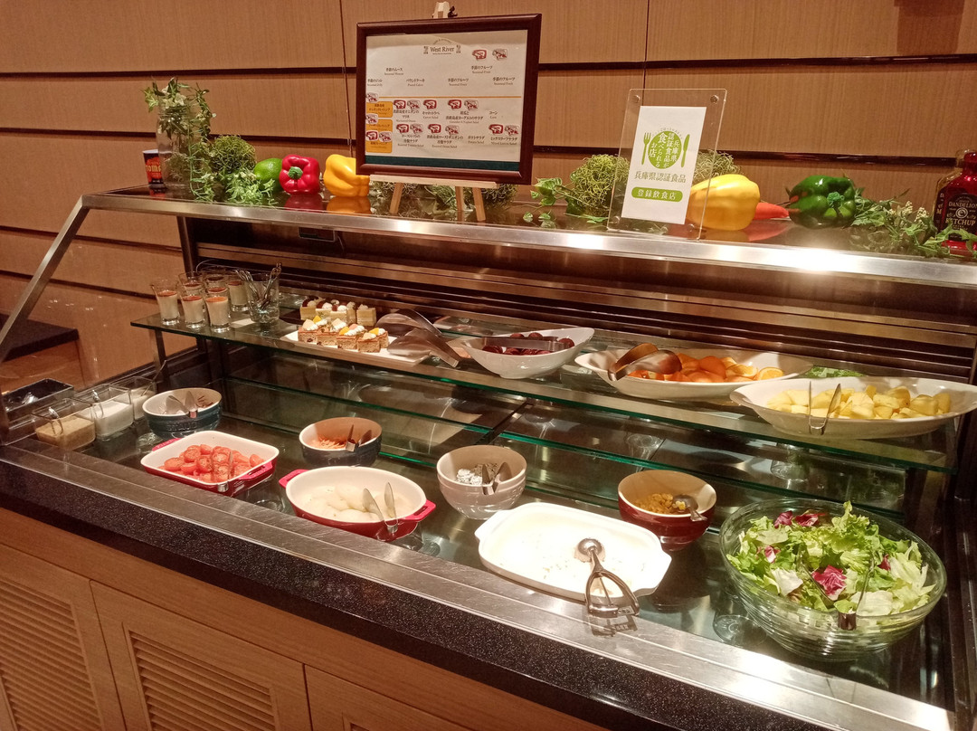 尼崎比偲奇酒店主图