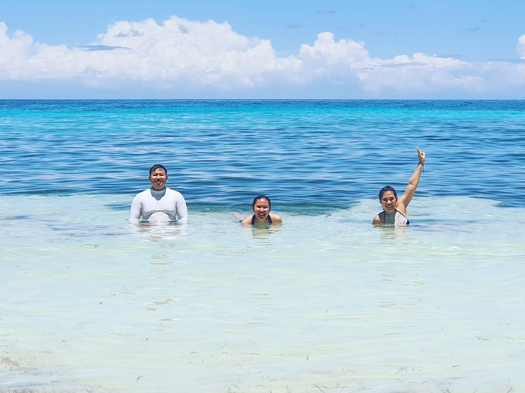 Sandy Bay Resort主图