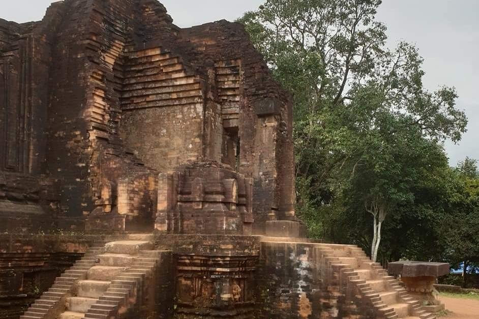 Golden Bridge Both Buddha Hands & Ba Na Hills Tour-Lien Chieu必去景点
