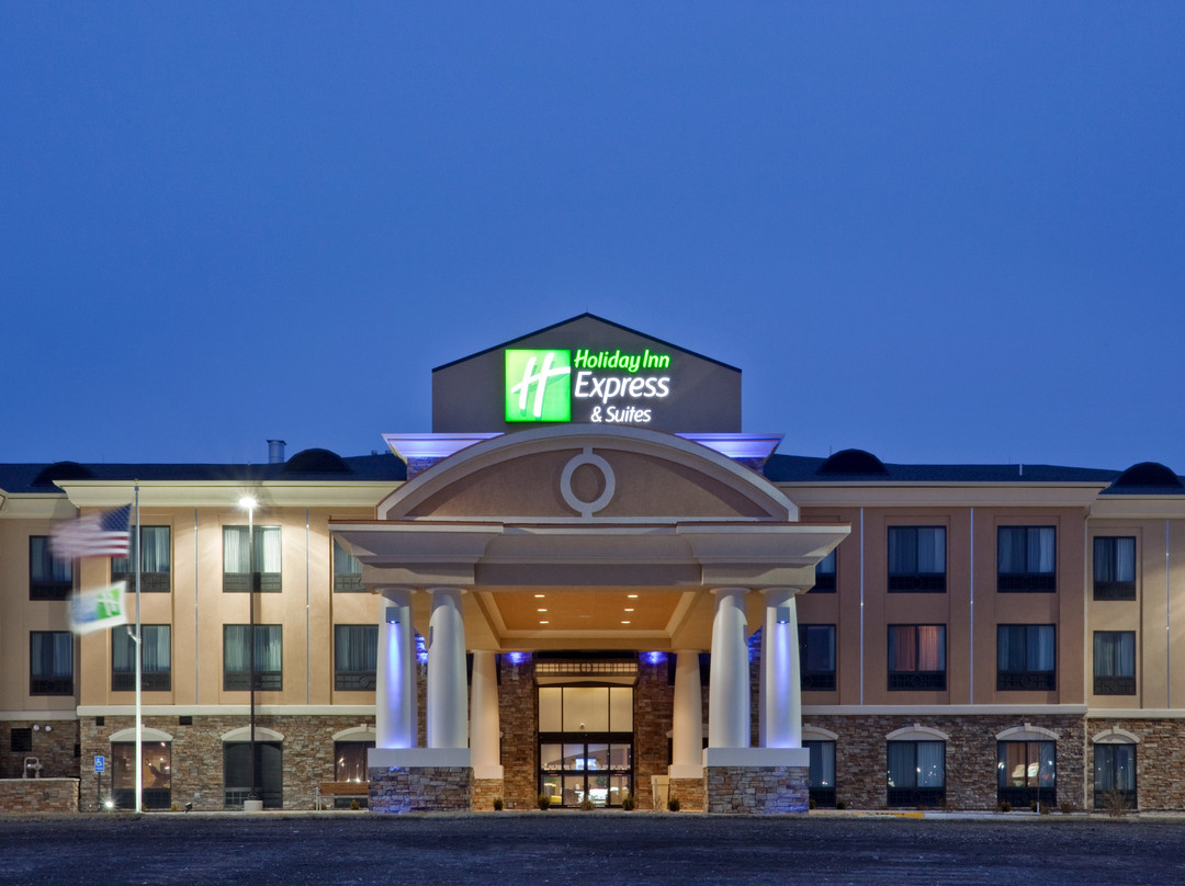Holiday Inn Express & Suites Hays by IHG主图