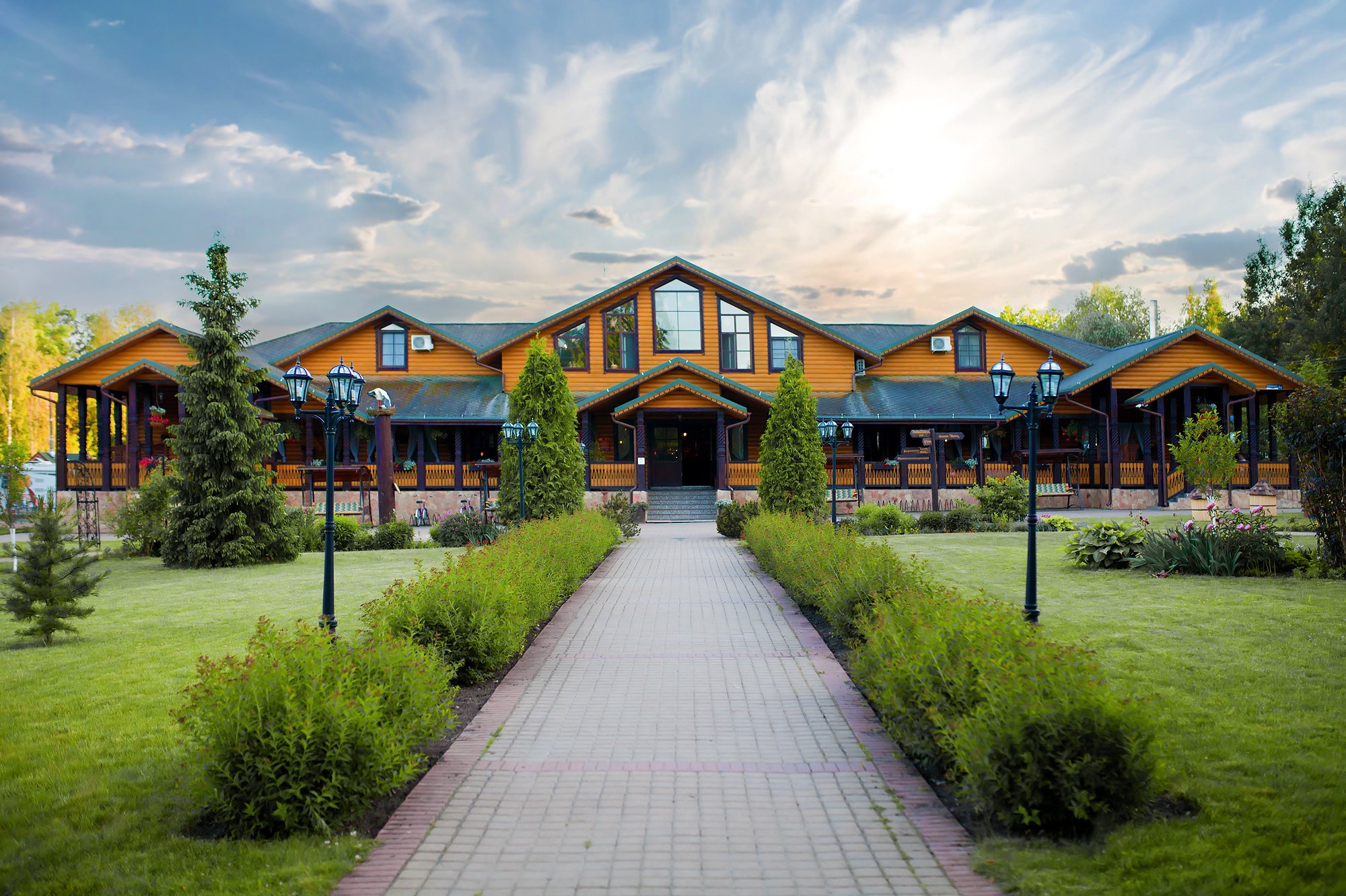 YUREVSKOE PODVORIE country club-官方