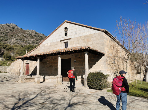 Ermita de Nuetra Senora de Navahonda-Robledo de Chavela必去景点