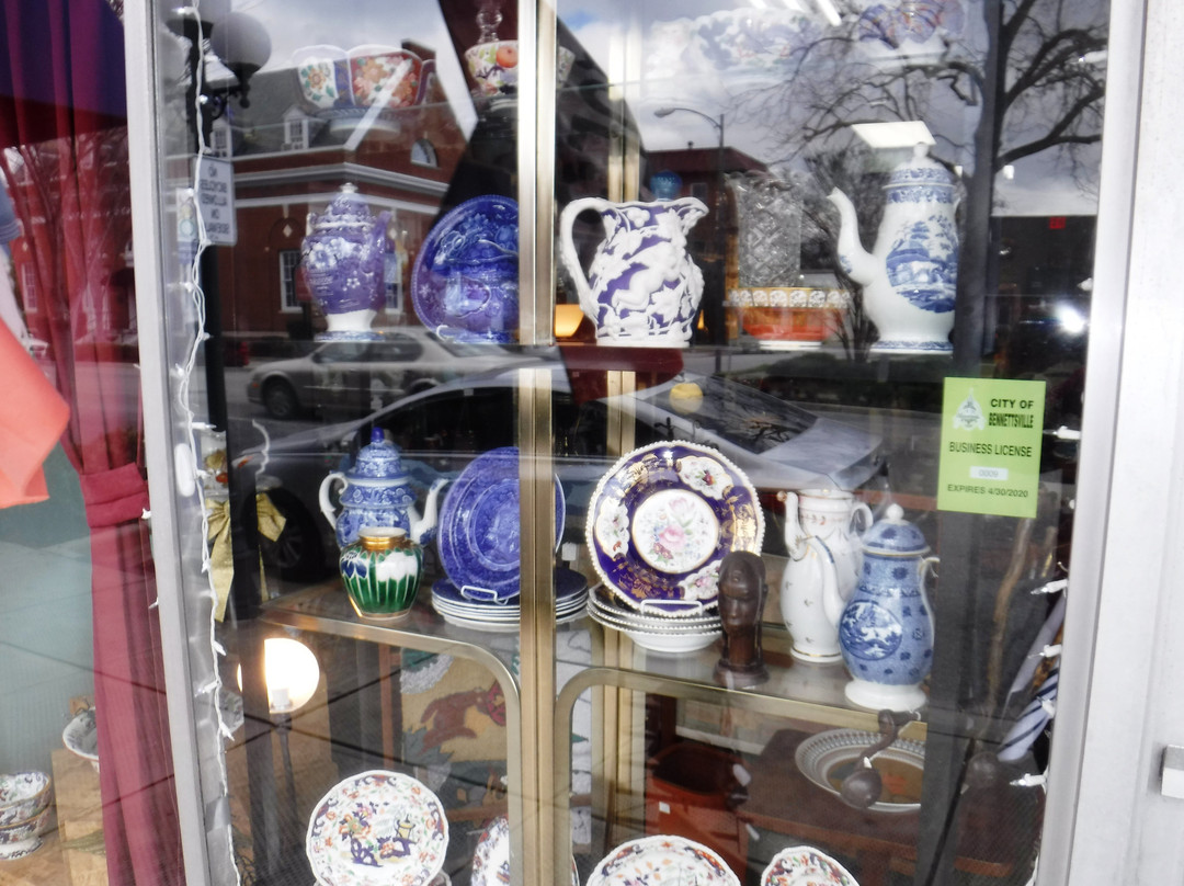 Quality First Antiques景点图片