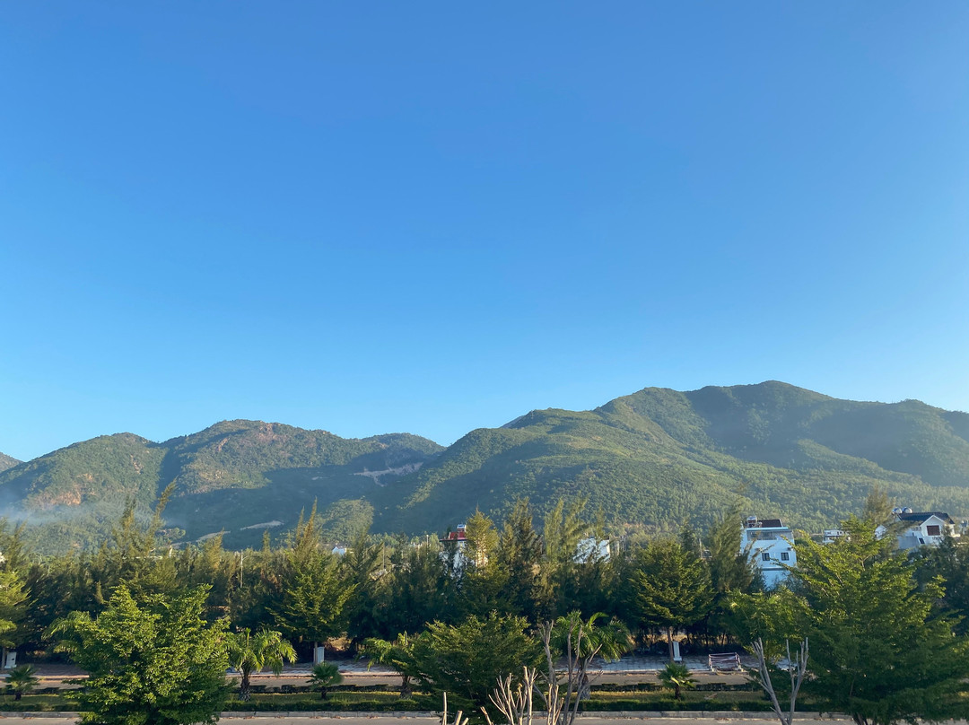 Golden Bay Hotel主图