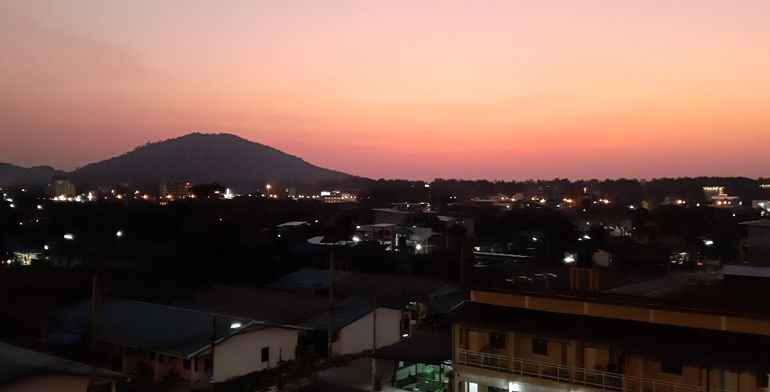 奈扬海滩S4-靠近普吉岛机场主图