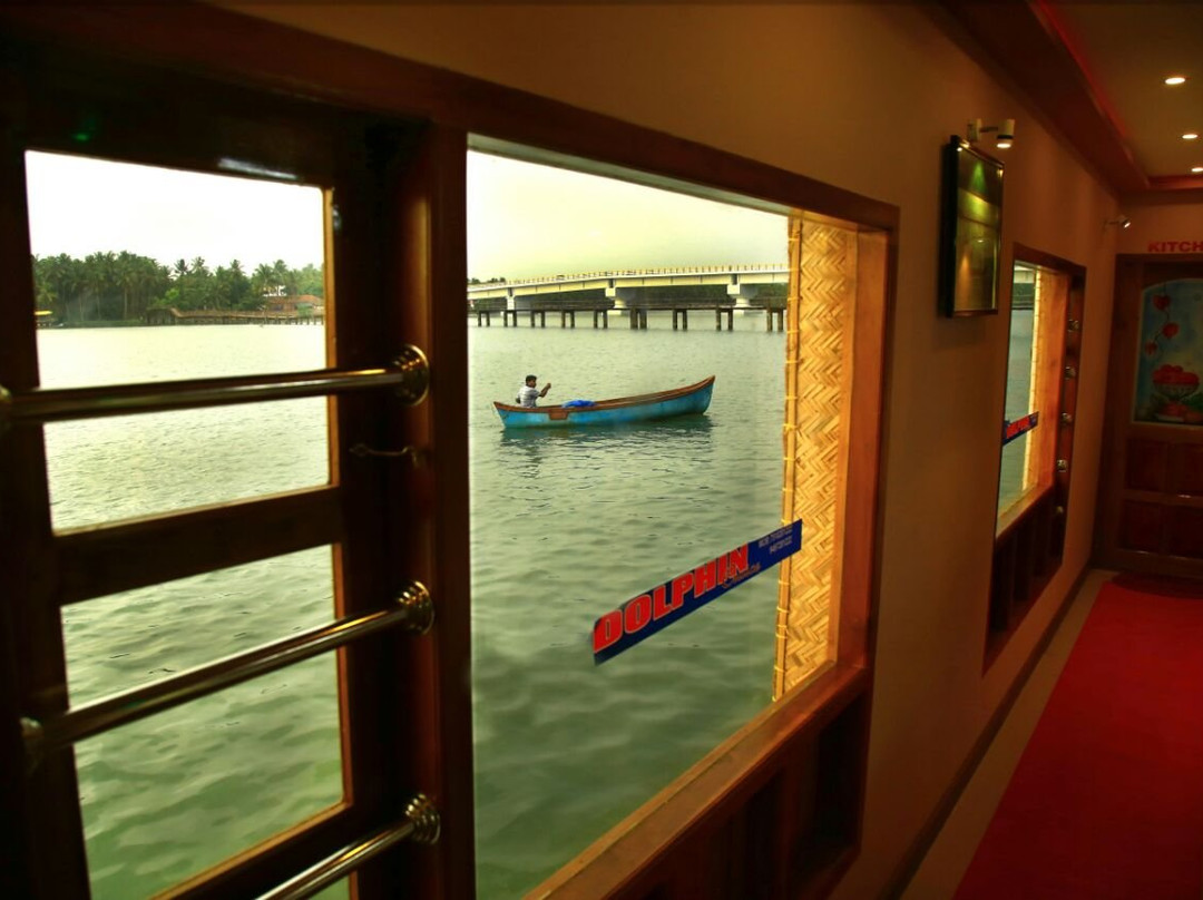 Happy House Boat景点图片