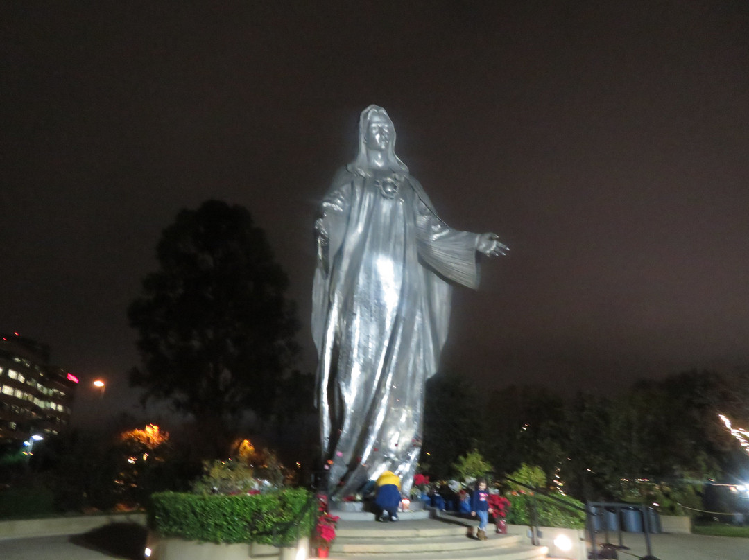Statue of Saint Clare-圣克拉拉必去景点