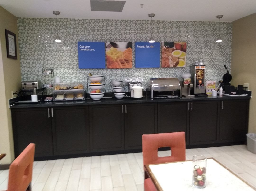 匡蒂科康福特茵酒店主图