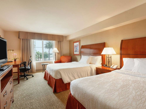 希尔顿花园酒店主图