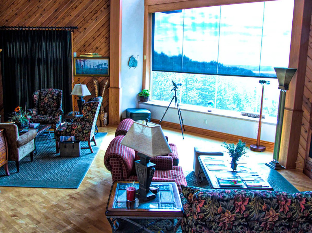 Inn At Wawanissee Point主图