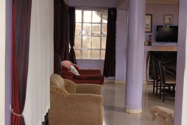 Ivy's Inn and Guest House主图