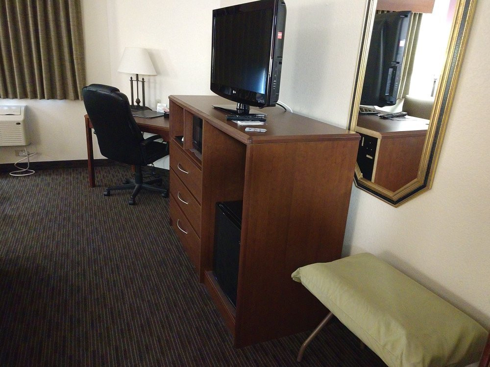 AmericInn by Wyndham Marshall主图