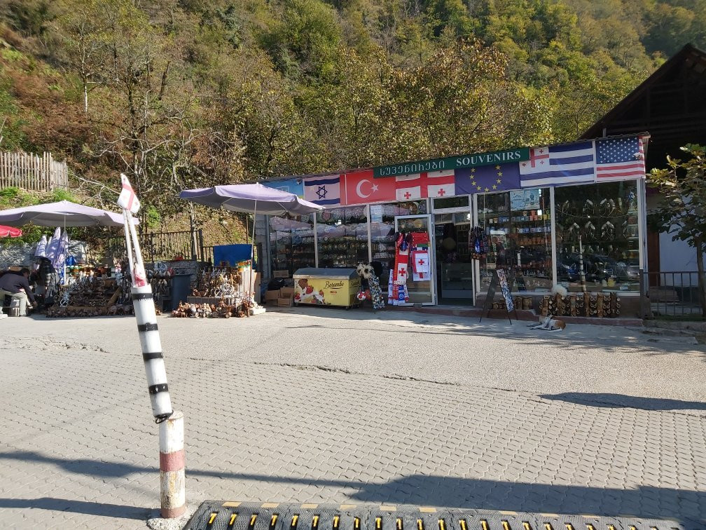 Tkhilnari Waterfall-巴统必去景点