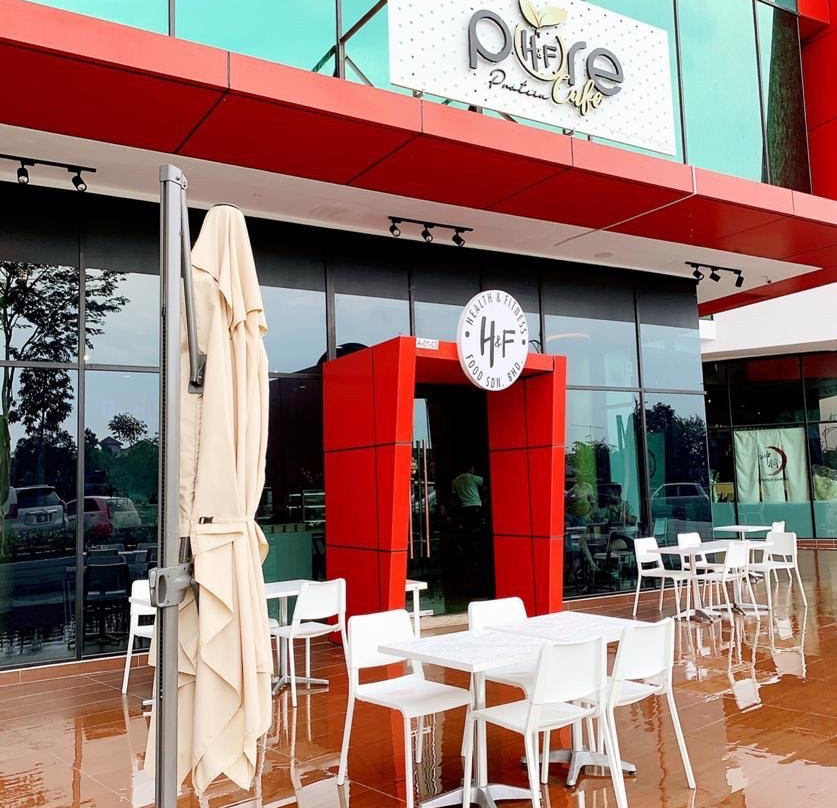 Pure Protein Cafe by H&F