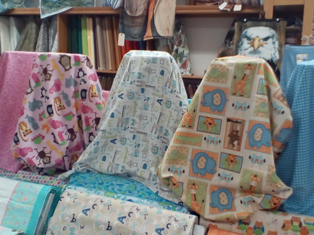 Burford旅游景点-John M. Hall - The House of Quality Linens