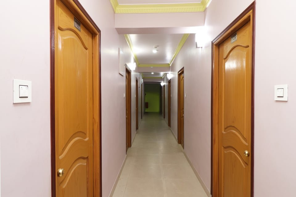 30341尼拉查尔酒店主图