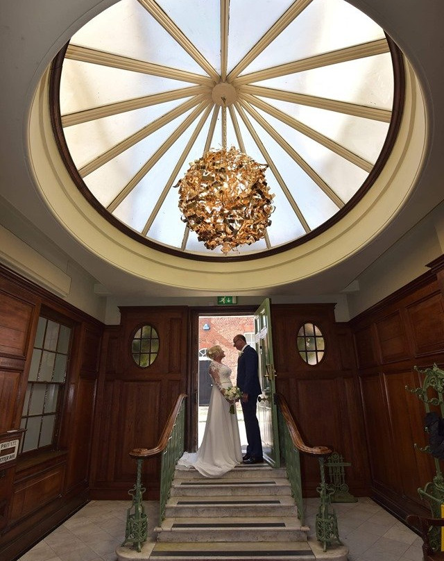 温彻斯特皇家酒店主图