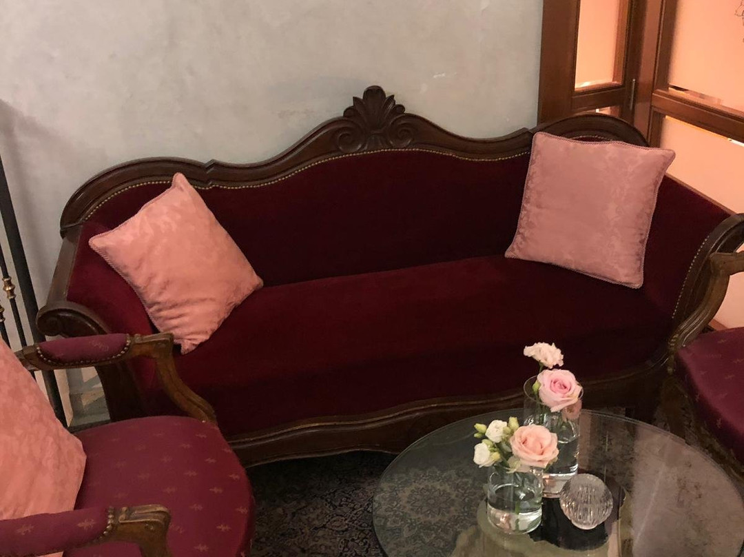 马佐莱尼酒店主图