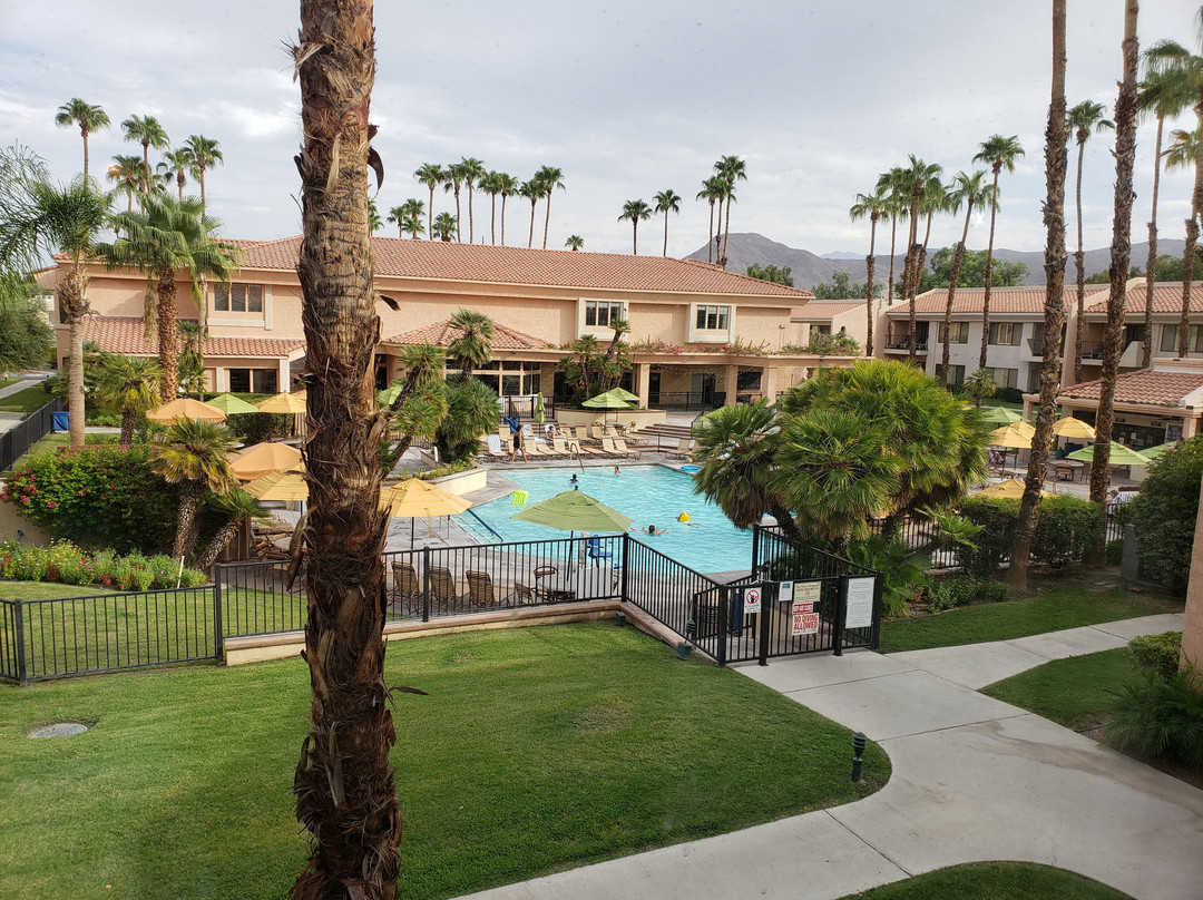 卫尔克沙漠绿洲度假酒店主图