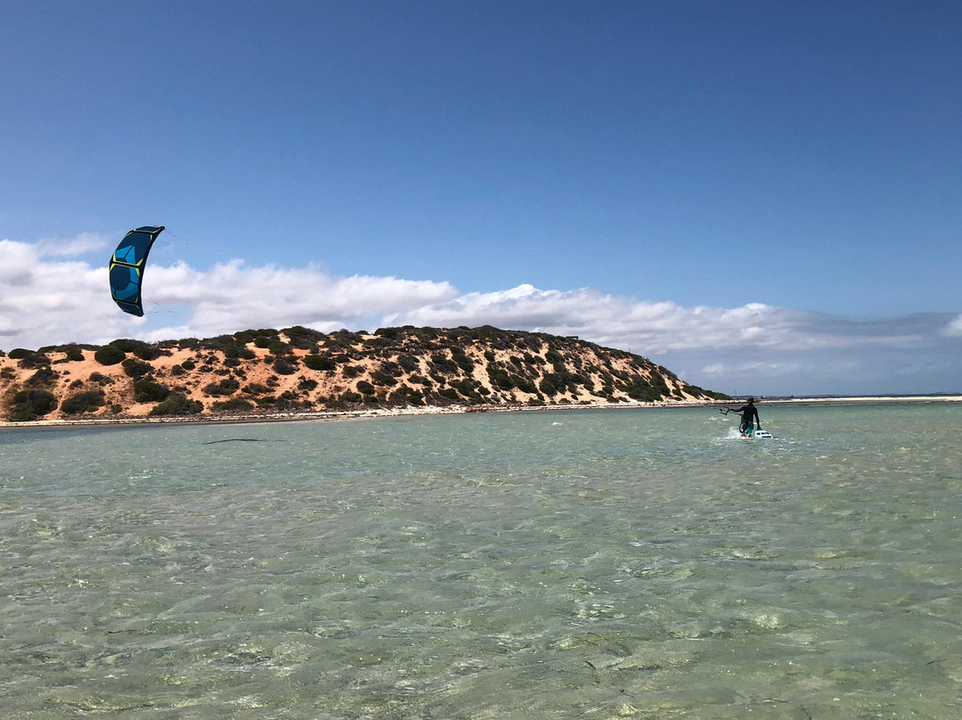 Shark Bay Kitesurfing-德纳姆必去景点