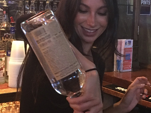 Off Broadway Sports Pub-Greenlawn必去景点