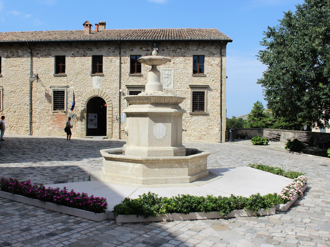 Fontana di San Leo景点图片