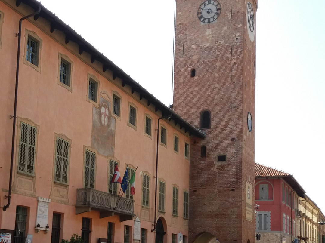 Torre civica e Palazzo Comunale-凯拉斯科必去景点