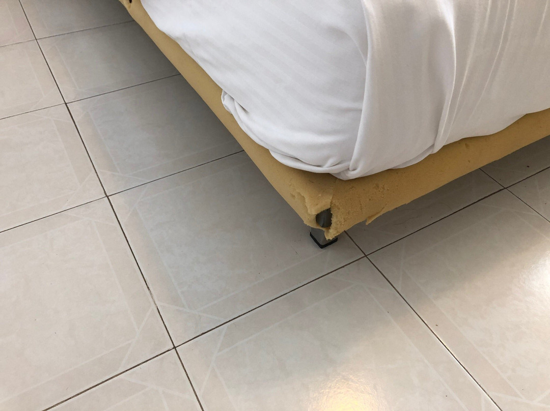 Silver Beach Hotel主图