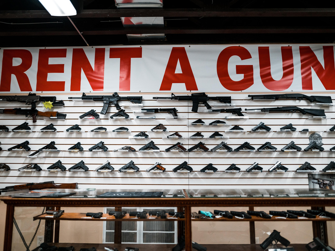 Smoking Gun-拉皮德城必去景点