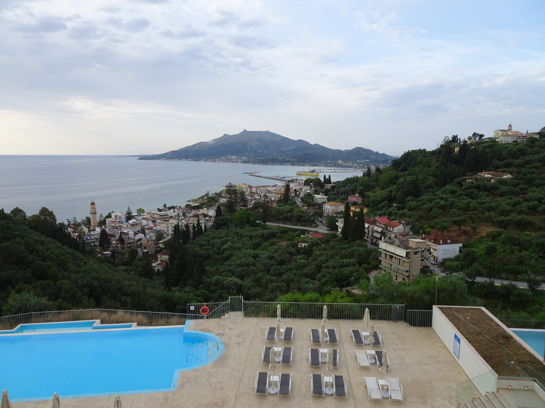 阿克斯阿瓦隆酒店主图