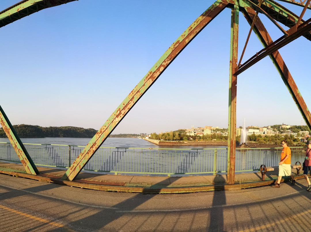 Pont de Sainte-Anne景点图片