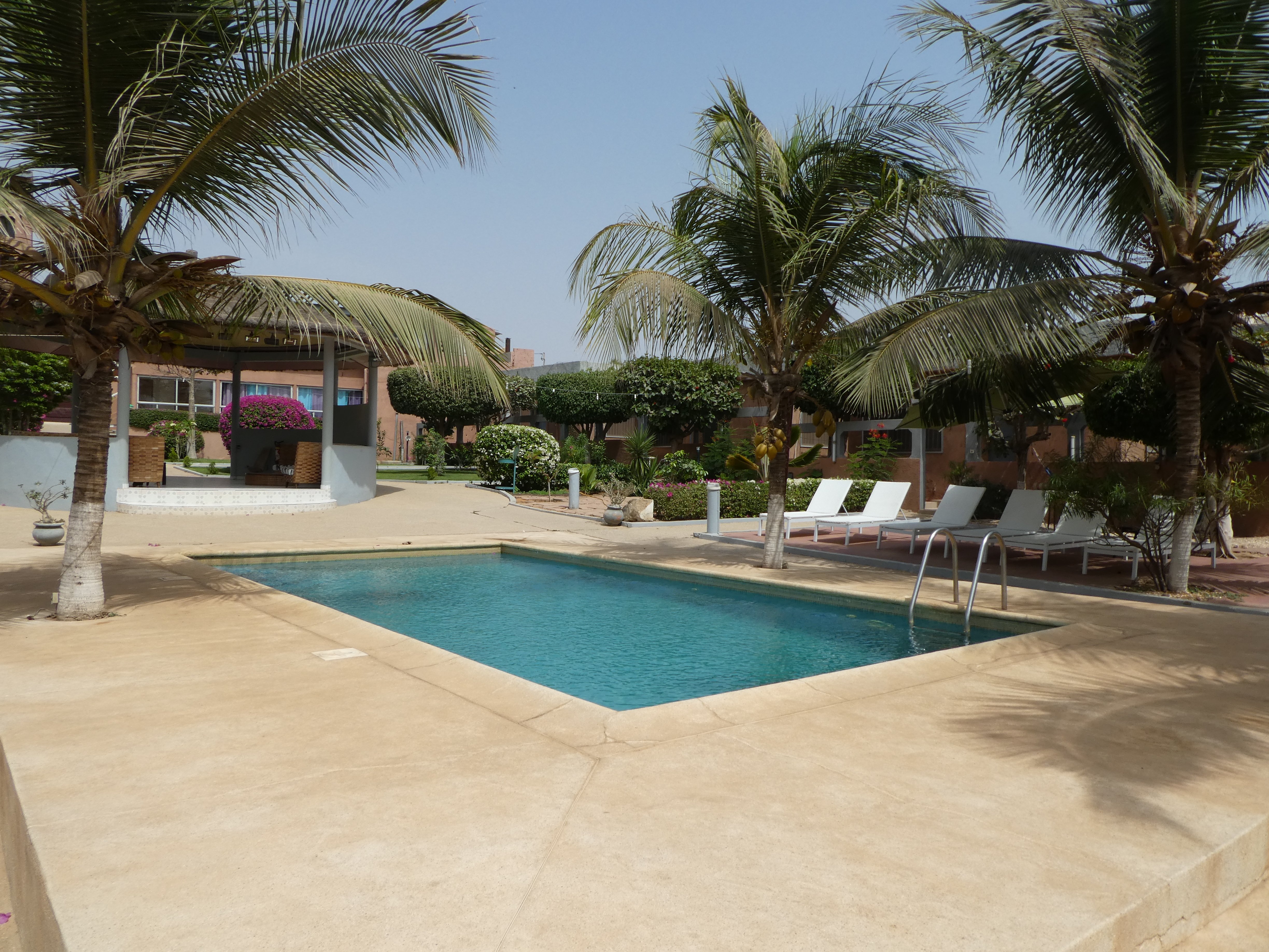 Hotel Le Phenix-泳池