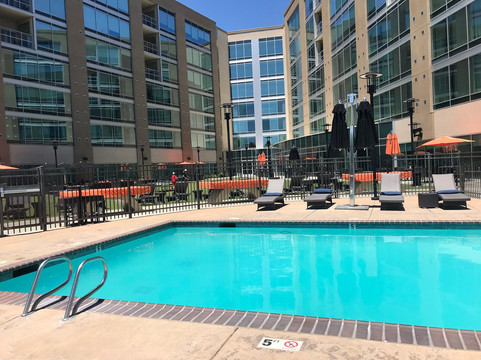 大学广场海滨酒店主图