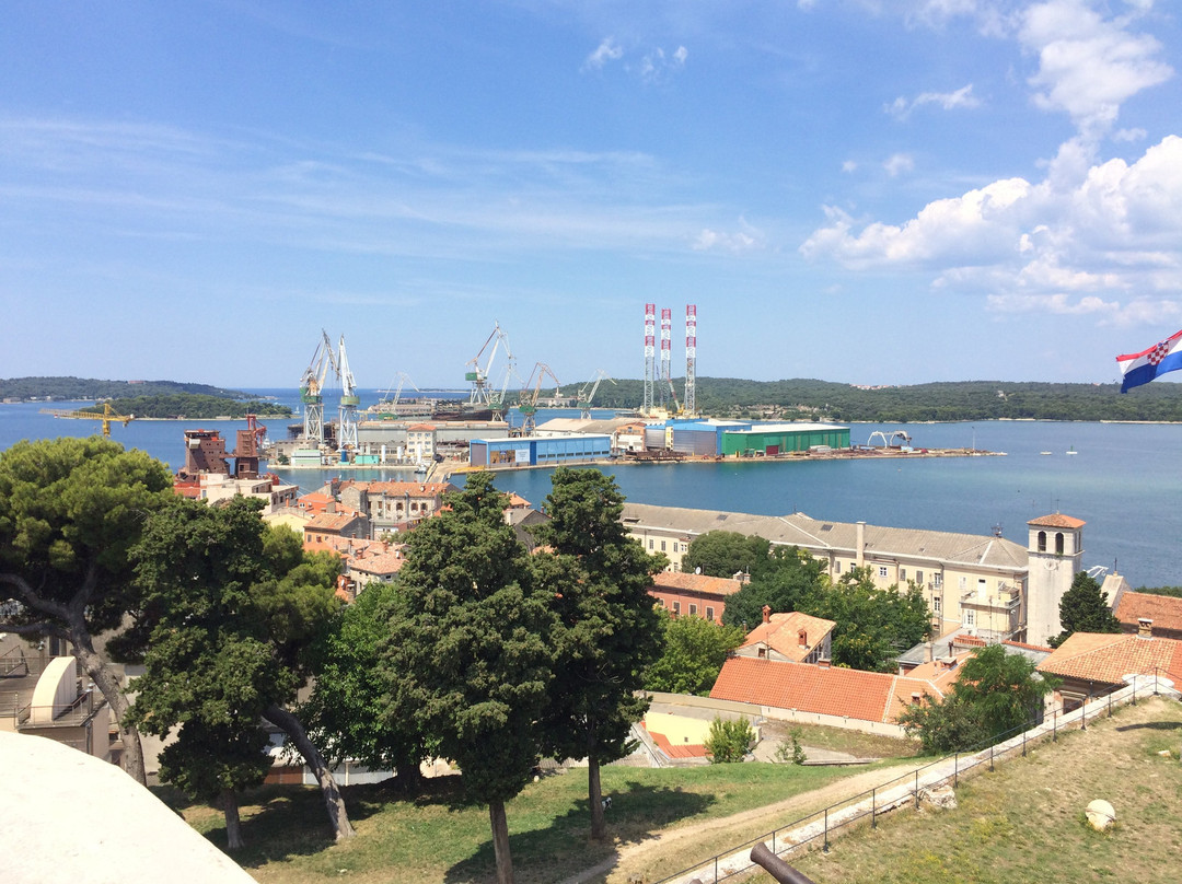 Museo Historico y Naval de Istra-普拉必去景点