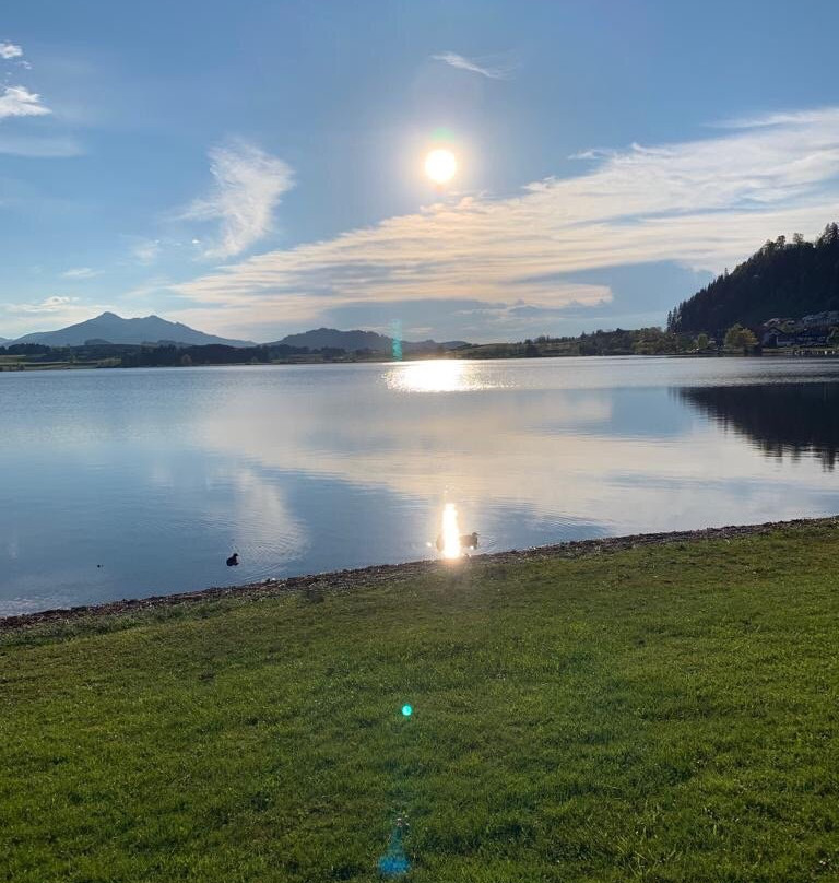 哈同湖景度假公寓酒店主图