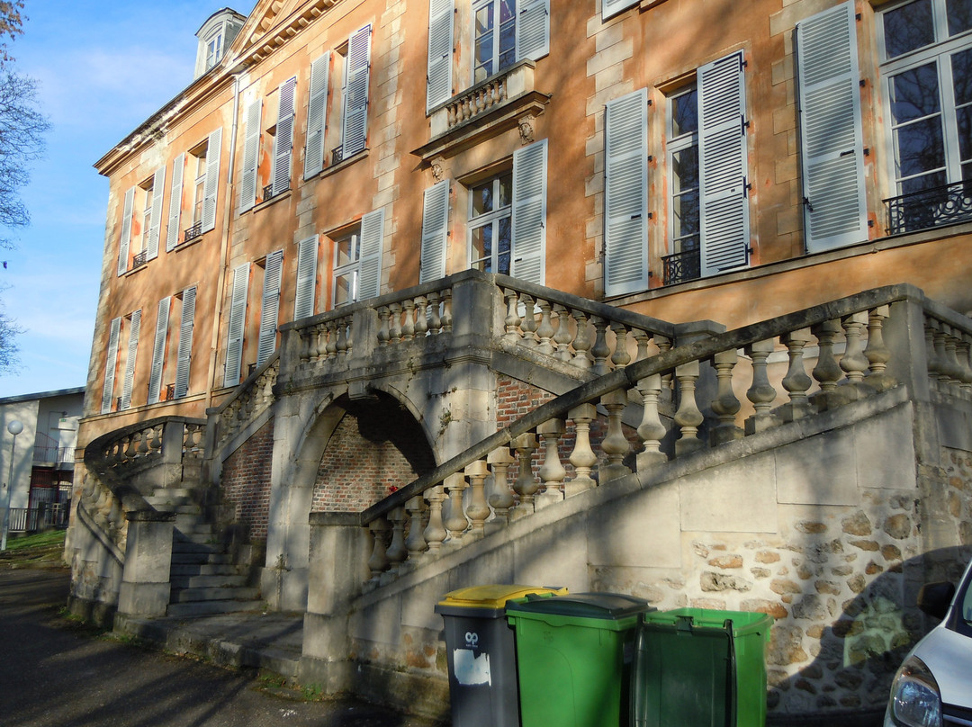 Chateau du Vicomte de Puysegur-Clichy-Sous-Bois必去景点