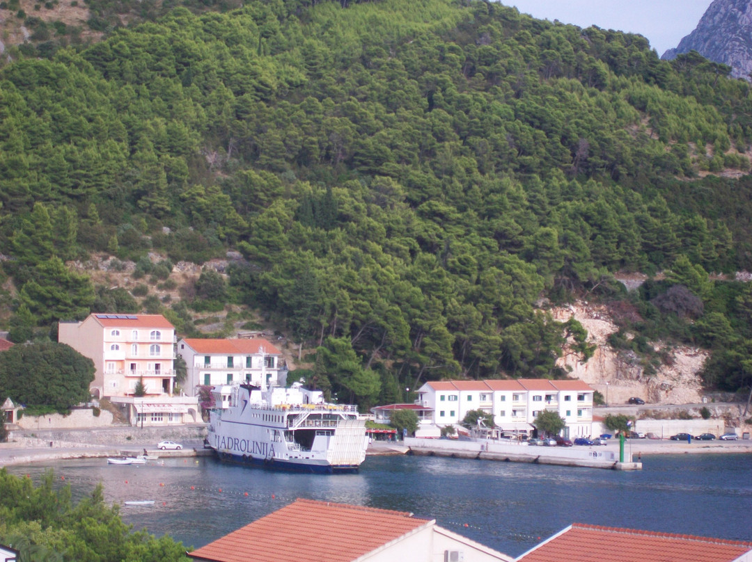 Ferry to Sucuraj景点图片