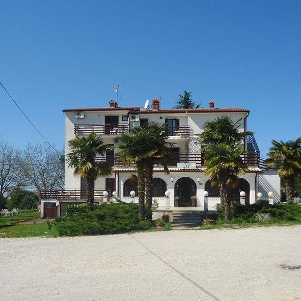 Apartments Lav-官方