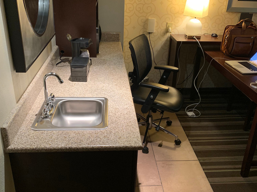 Embassy Suites by Hilton Savannah Airport主图