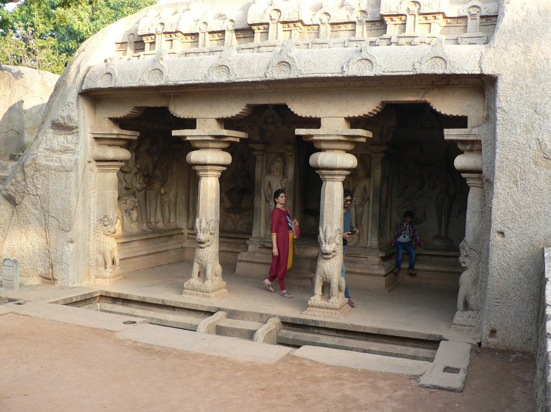 Varaha Cave Temple景点图片