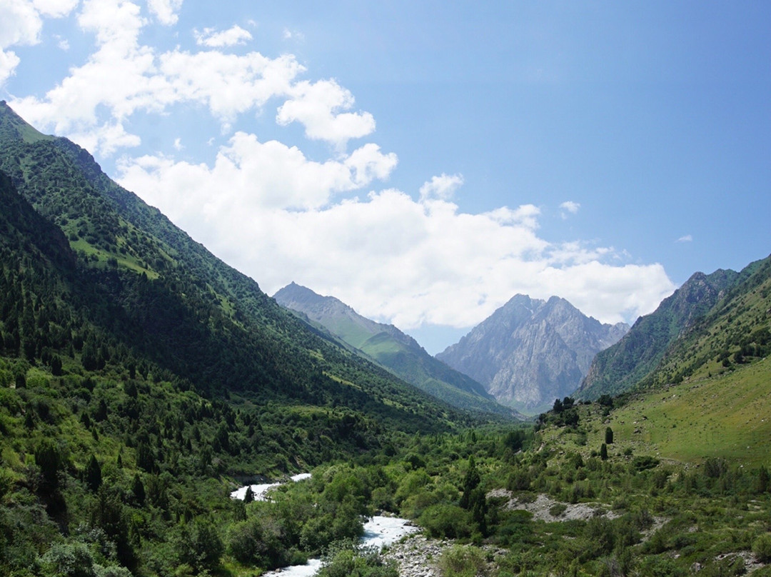 Issyk-Ata Gorge-比斯凯克必去景点