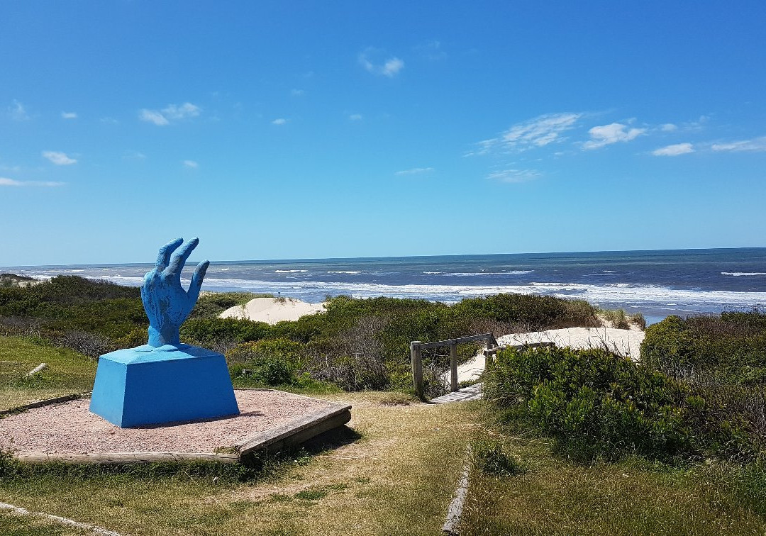 Monumento La Mano de Alberti-Chuy必去景点