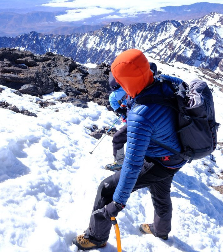 Peak Mountaineering景点图片