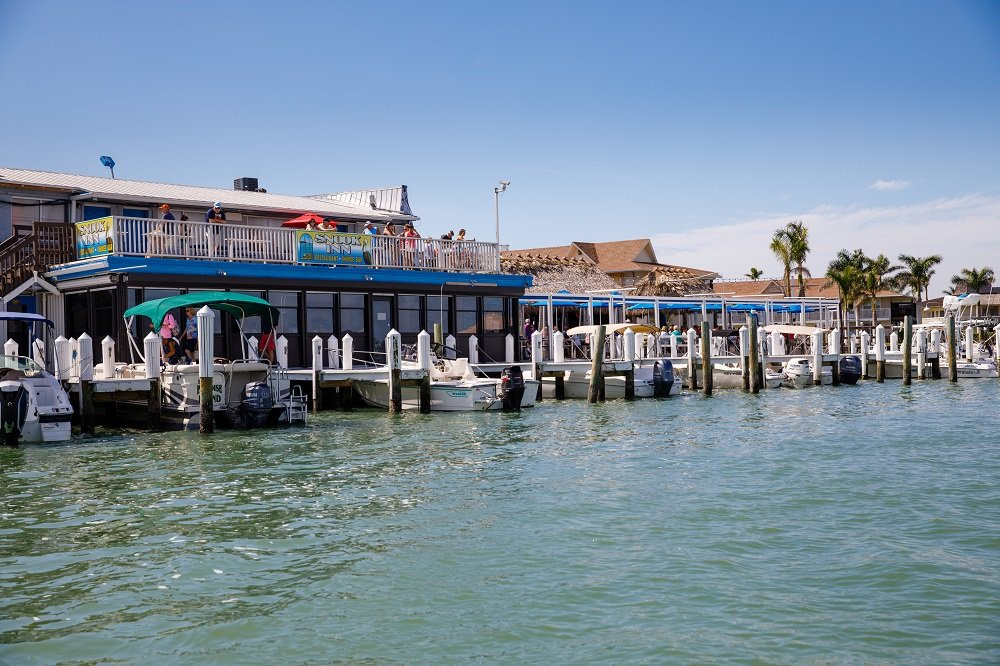 Naples Bay Resort Boat Rentals景点图片