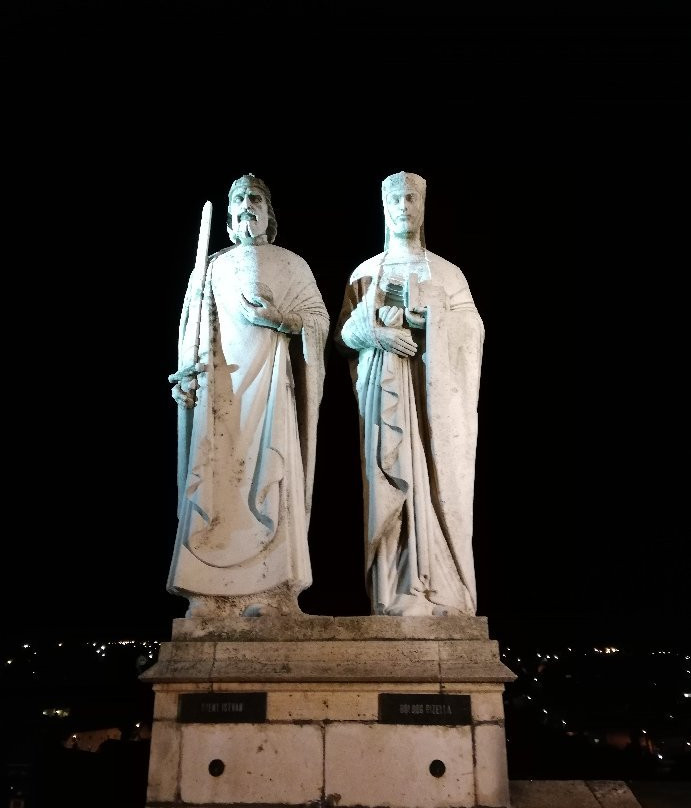 Statue of Szent István and Gizella景点图片