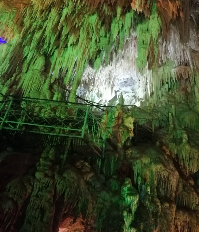 玉溪溶洞景点图片