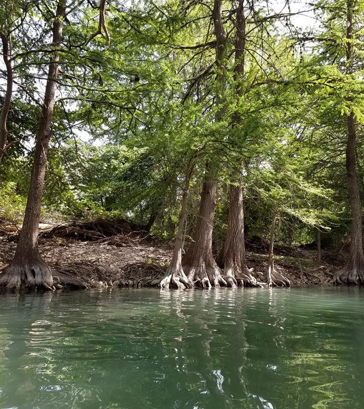 Happy Hollow Frio River Outfitters-Concan必去景点