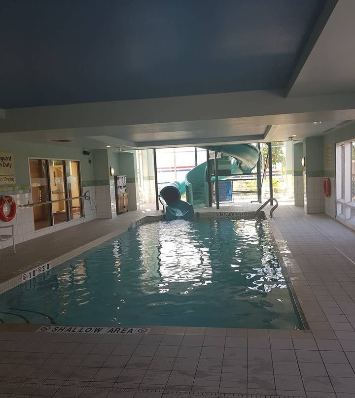 蒙克顿希尔顿恒庭套房酒店主图