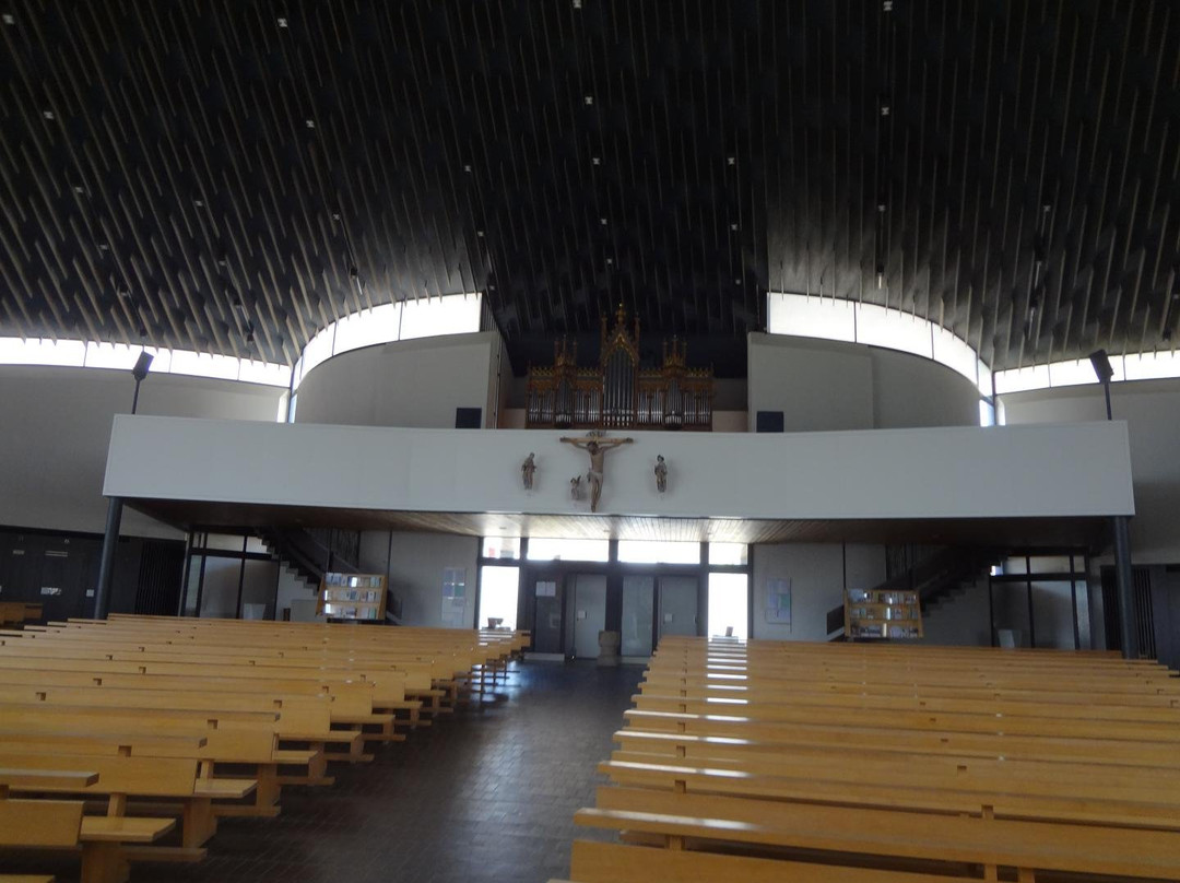 Eglise St-Hubert-勒努瓦尔山必去景点